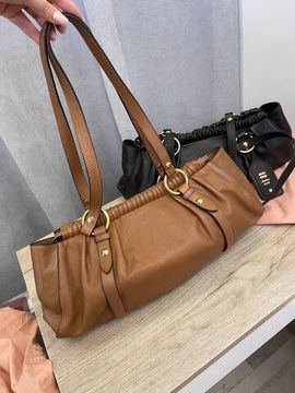 Элегантная женская сумка Miu Miu BP-51382