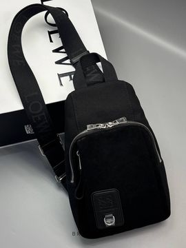 Сумка-слинг чёрная от Loewe Flex Sling BP5-120767