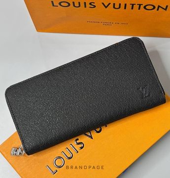 Портмоне чёрное от Louis Vuitton BP5-647478