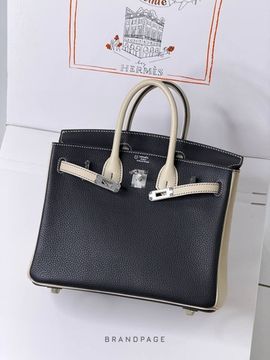 Сумка чёрная с бежевой отделкой от Hermès Birkin 25 BP5-942274