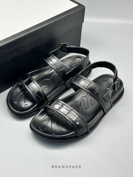 Сандалии чёрные от Gucci BP5-973321