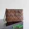 Клатч Bottega Veneta Diago Large Pouch, коричневый — фото 2 [ARMORS b95815a55c4c-002]