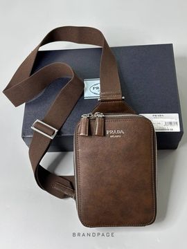 Сумка-слинг коричневая от Prada BP5-778151
