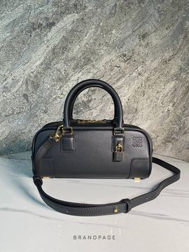 Сумка чёрная от Loewe Amazona 23 Cropped BP5-393812