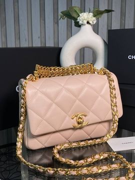 Сумка светло-розовая от Chanel BP5-734656