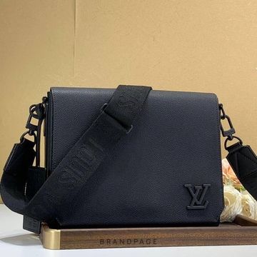 Сумка-мессенджер чёрная от Louis Vuitton Takeoff MM BP5-360013