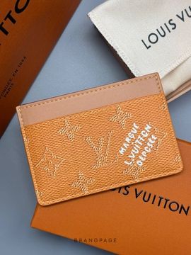 Картхолдер оранжевый от Louis Vuitton BP5-223192