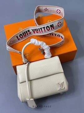 Сумка молочная от Louis Vuitton BP5-409675