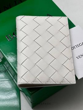 Обложка для паспорта белая от Bottega Veneta BP5-095861