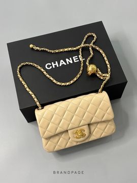 Сумка светло-бежевая от Chanel BP5-830969