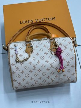 Сумка белая с бежевым принтом и карамельной отделкой от Louis Vuitton Speedy BP5-067176