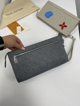 Клатч модель BP-22131 от Louis Vuitton