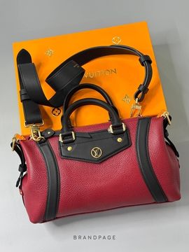 Сумка красная с чёрной отделкой от Louis Vuitton BP5-289113