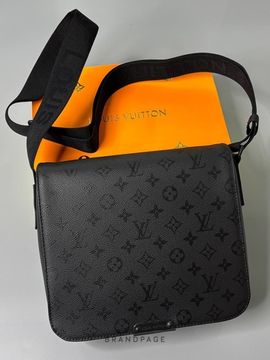 Мессенджер тёмно-серый с чёрными монограммами от Louis Vuitton BP5-221052