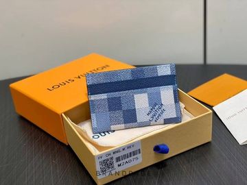 Картхолдер голубой в клетку от Louis Vuitton Double Card Holder BP5-450318