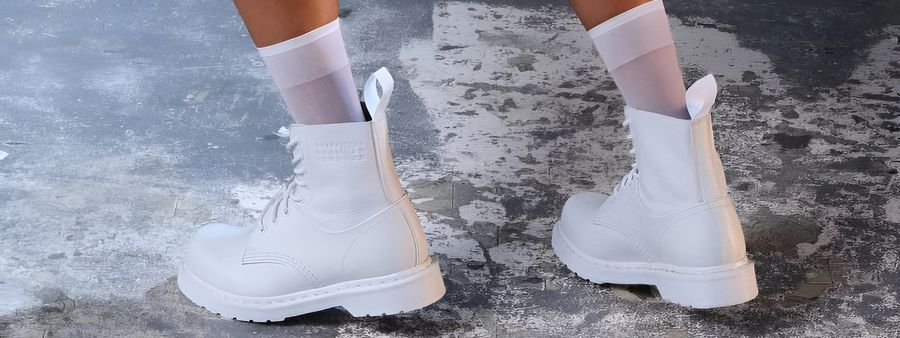 MM6 maison margiela x Dr. Martens: новая белая глава в истории коллаба