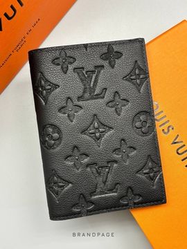 Обложка для документов чёрная от Louis Vuitton BP5-684904