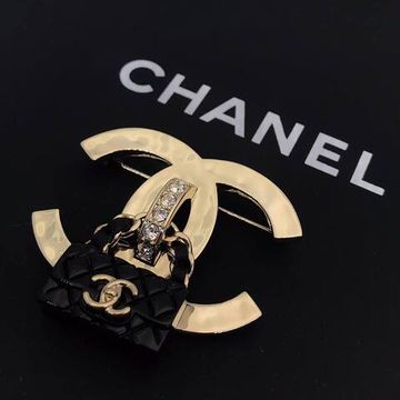 Трендовая брошь Chanel BP-31527