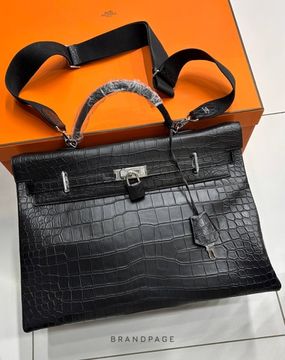 Сумка чёрная от Hermès BP5-141808