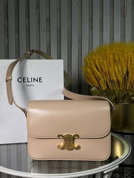 Сумка бежевая от Celine Triomphe BP5-773348
