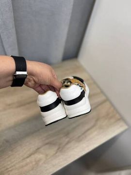 Кожаные кроссовки Burberry лимитная серия BP-41242