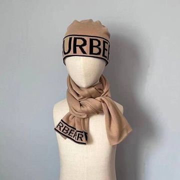 Комплект шапка и шарф из шерсти Burberry