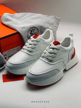 Кроссовки белые с серыми и красно-оранжевыми акцентами от Hermès BP5-458497